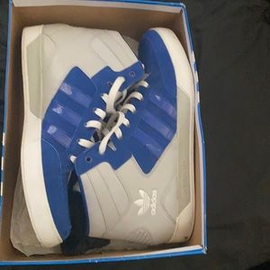 COPY - Adidas hard court hi size 11.5